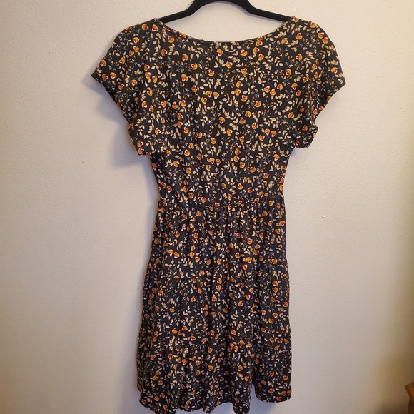 Urban Outfitters Julia Tiered Ruffle Mini Dress Size s/p black floral - Picture 4 of 8